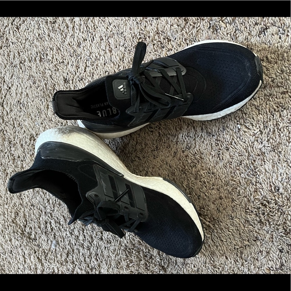 Womens Black Ultraboost 21